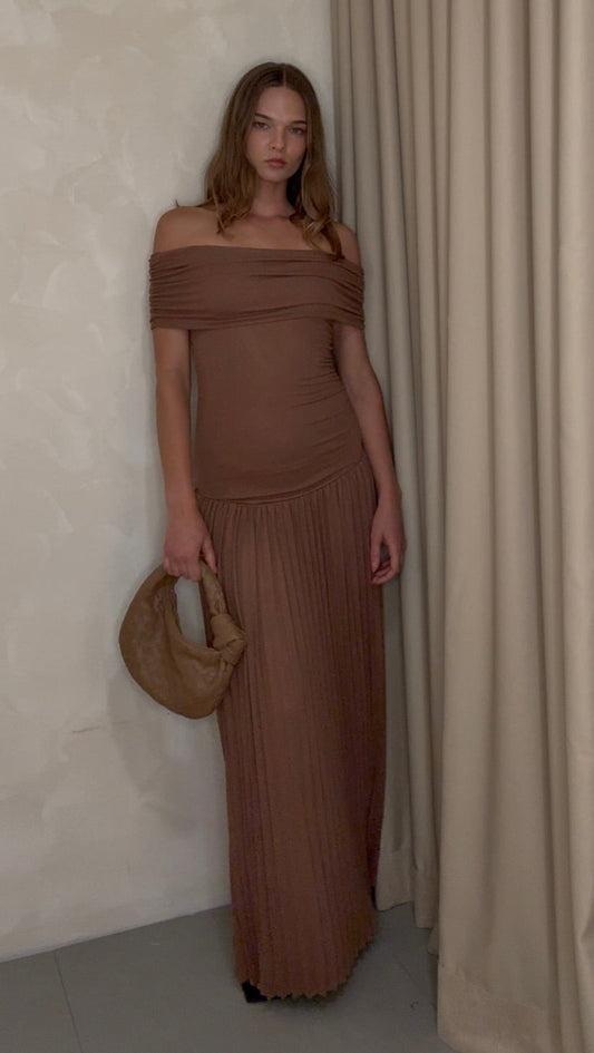 The Saphia Off Shoulder Midi Dress