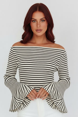 Lanter Sleeves Knit Top