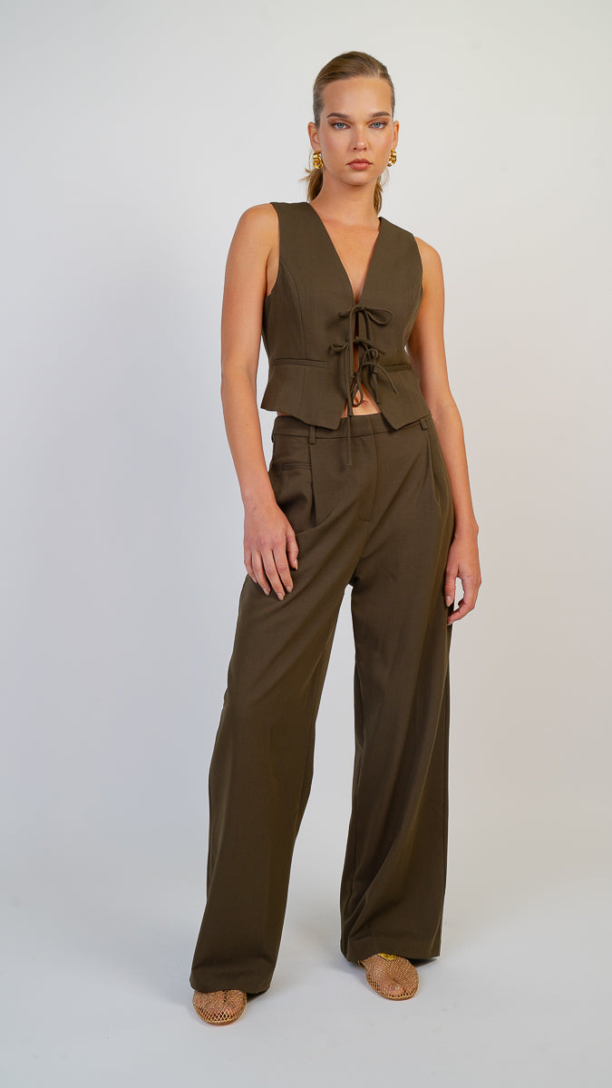 The Zurie Pleated Pant