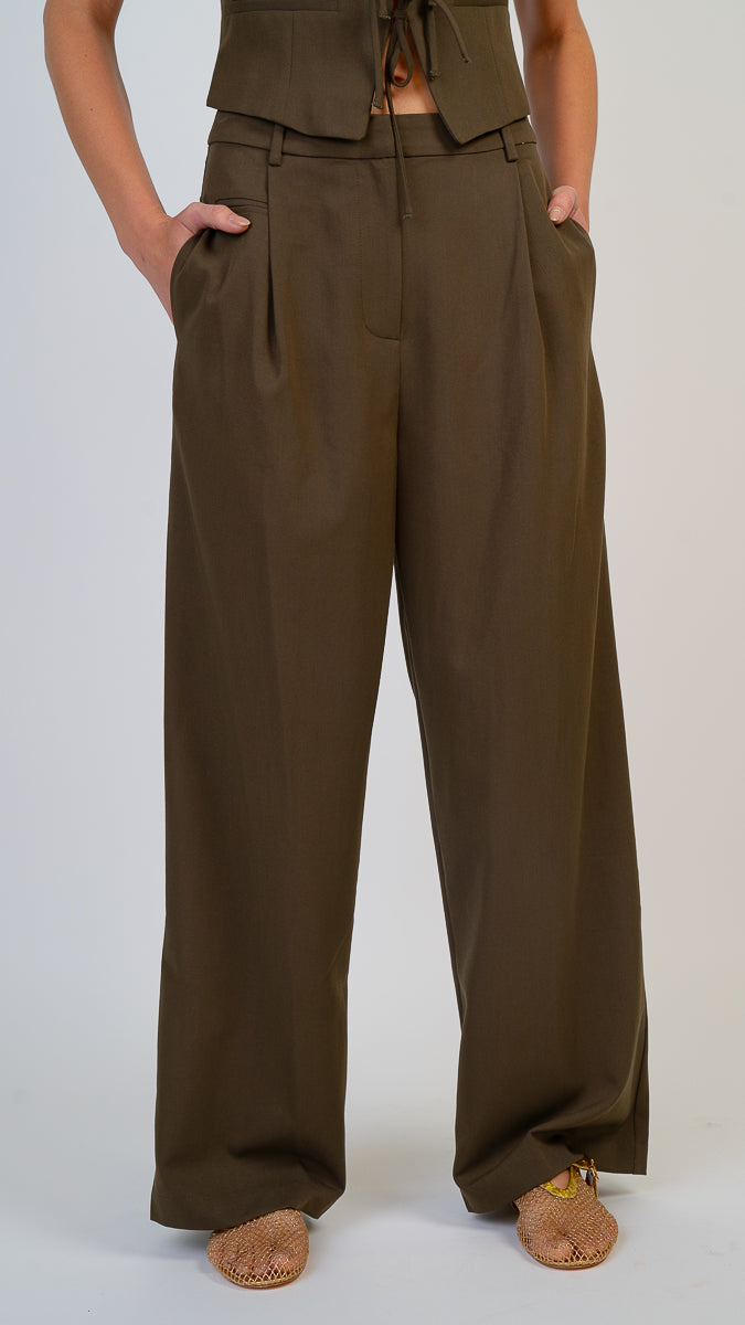 The Zurie Pleated Pant