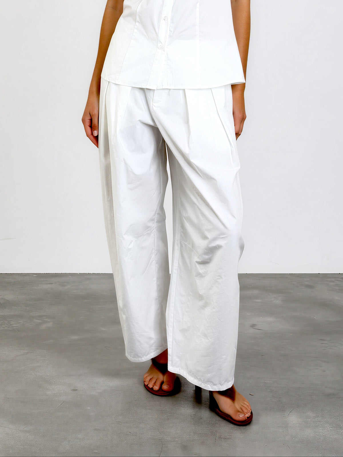 Pleated Barrel Pant