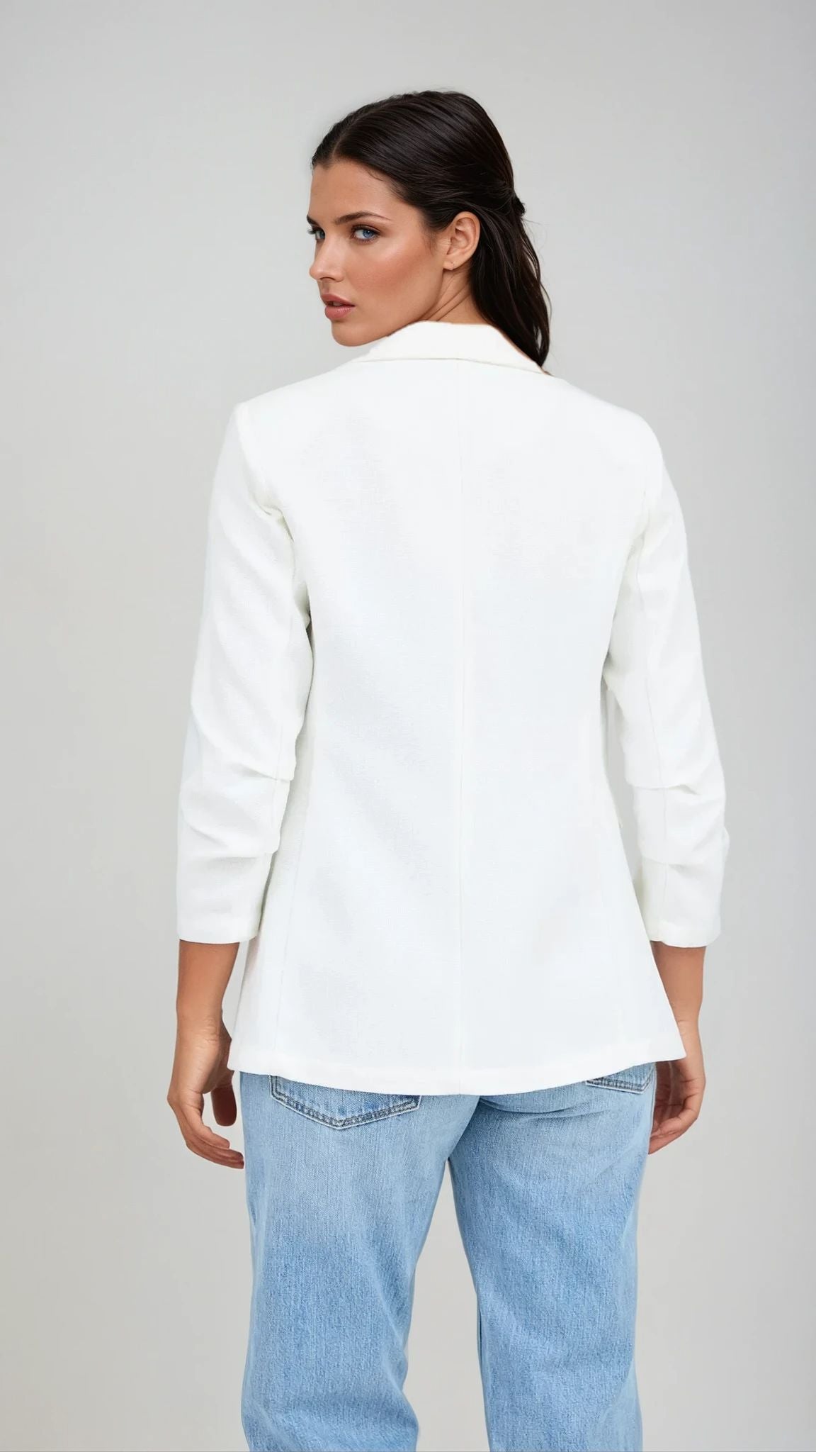 The Arby Linen Blazer